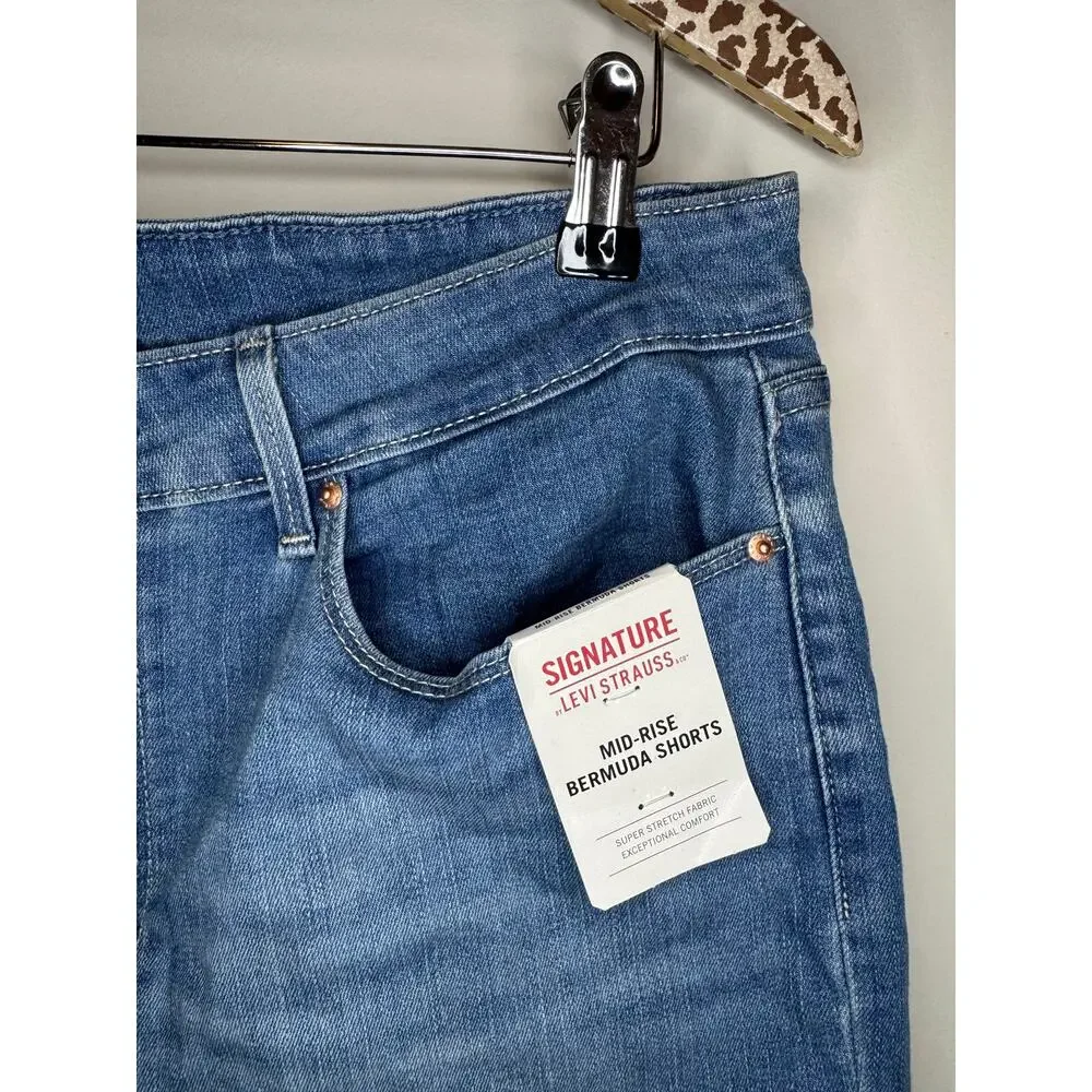 Signature by Levi Strauss Mid-Rise Bermuda Denim Shorts sz 14